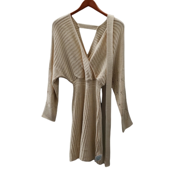 Knit Drop Shoulder Belted V Neck Sweater Dress - Picture 6 of 9